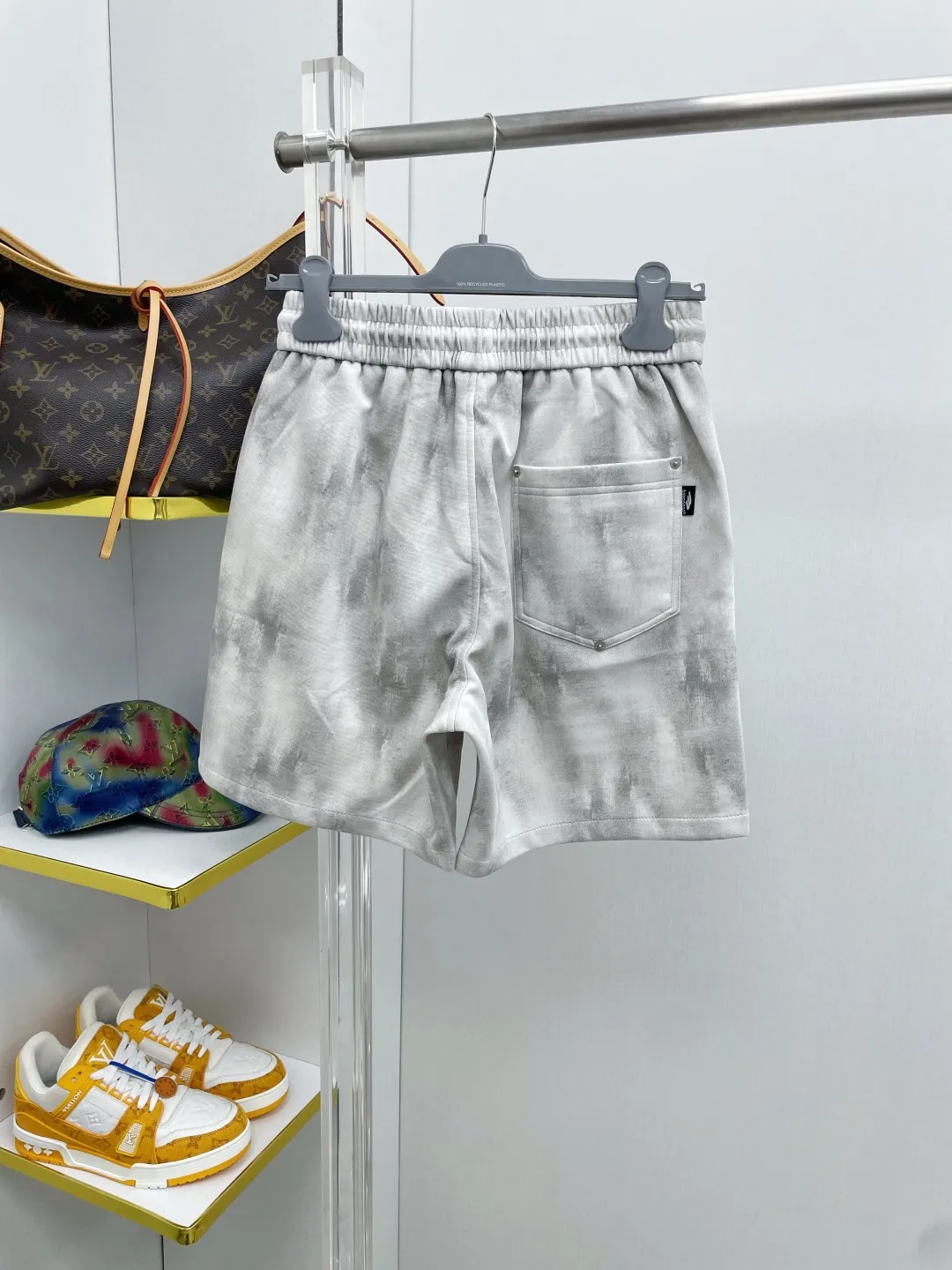 Bal Paris 2026 summer New Arrival embroidered 🪡 letter jacquard brand LOGO casual shorts DD are on sale simultaneously on the official website. Brand Classic LOGO casual pants, customized fabrics, excellent comfort and strong touch. Highly recognisable, perfect appearance and craftsmanship. Size:M-3XL